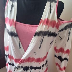 No Brand-Pink,White & Gray Ladies One-pieceTop Size M NWOT-Excellent Condition